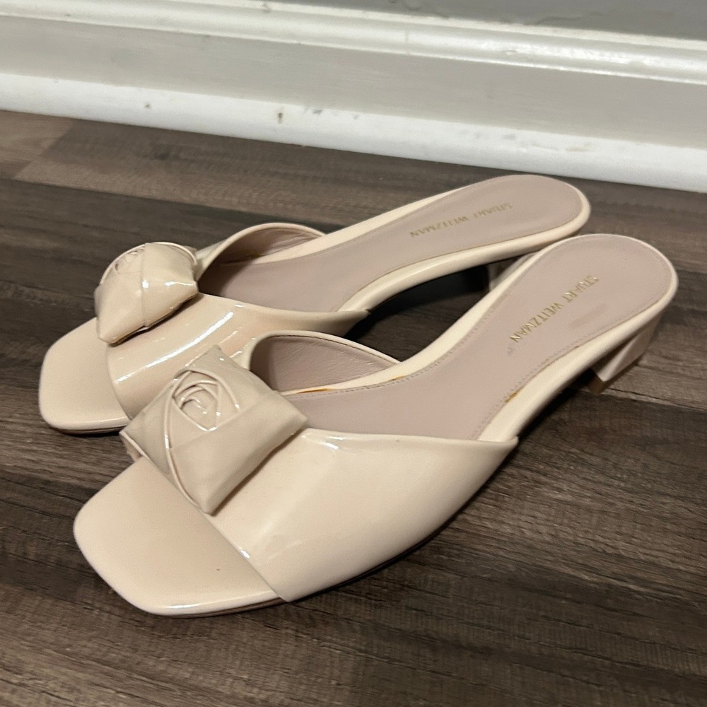 Stuart Weitzman Slide Sandals Women 7.5 Beige Rosette Patent Leather Coquette - Picture 4 of 12